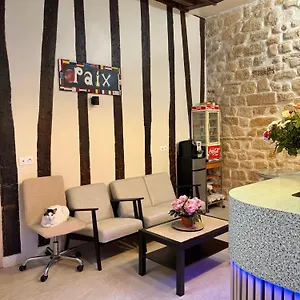 ** Otel Des Fontaines Fransa