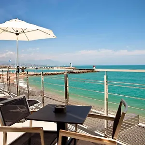 Otel Azur, Villeneuve-Loubet